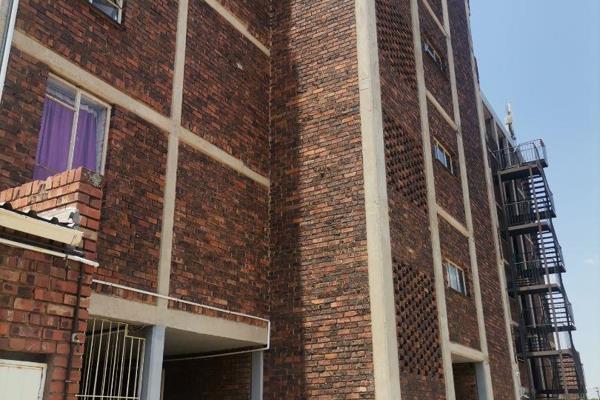 Make the smart move today.
Rent from huurkor!
The BACHELOR FLAT is situated in , PRETORIA NORTH
Located close to all amenities and ...