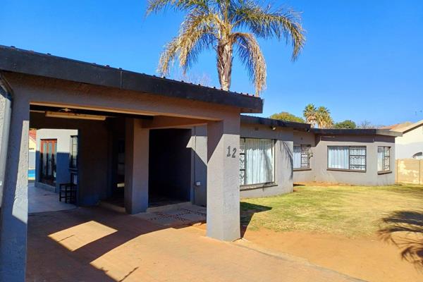 Stunning 3-Bedroom Home for Sale in Brackendowns
Discover your dream home in the heart ...