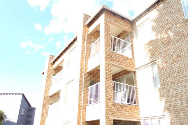 Investment opportunity in Weltevreden Park - 9 units for sale 

3 x one bedroom units

6 x two bedroom units

This building is fully ...