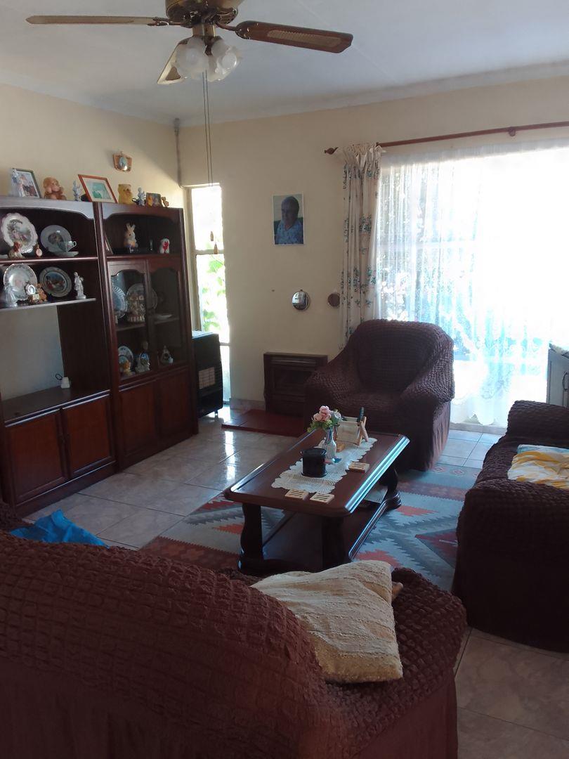 4 Bedroom House for sale in Ncandu Park - P24-114669227