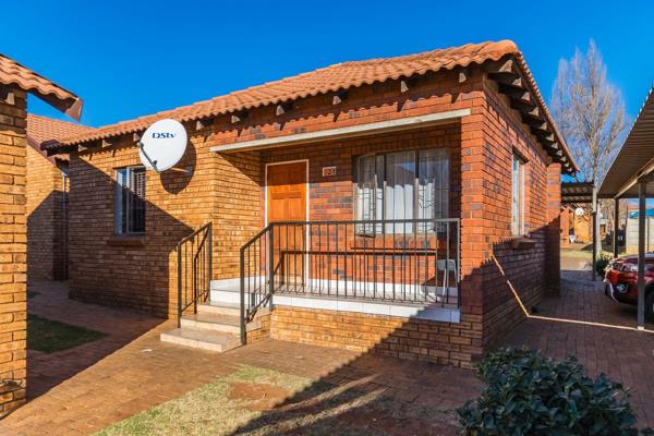 This stunning unit is situated at Protea Glen Estate Protea Glen Ext11.

Consisting of 3 ...