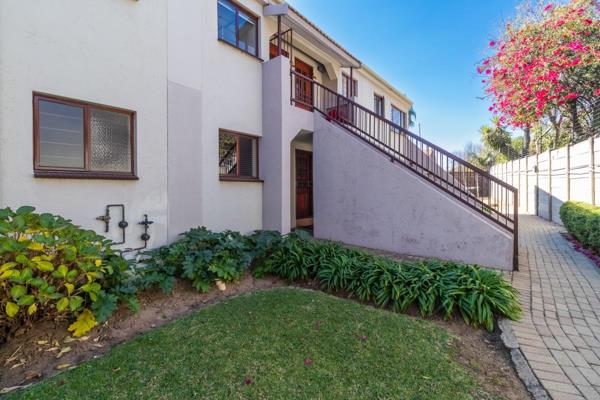 Sunninghill, Property For Sale.
This beautifully renovated unit boasts an array of sleek finishes.
Situated in an established, upmarket ...