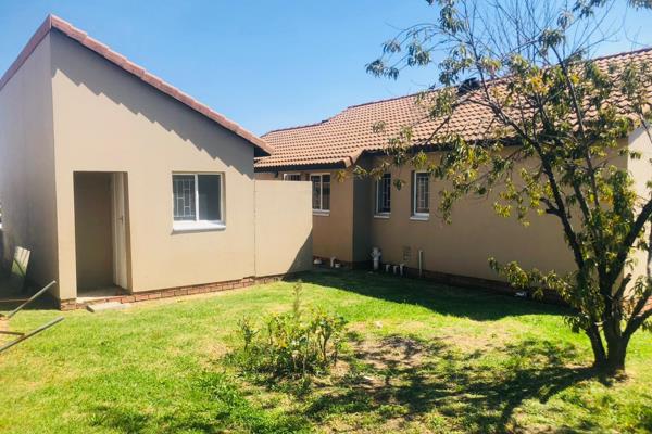 3 Bedroom House for sale in Kinross
1 Bathroom with a separate toilet and basin
Kitchen with wooden countertops, built-in cupboards ...