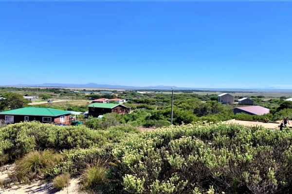 Stand with Stunning Views 

Price: Well-priced 
Location: Paradise Beach, Jeffreys Bay, South Africa 

Property Highlights: ...