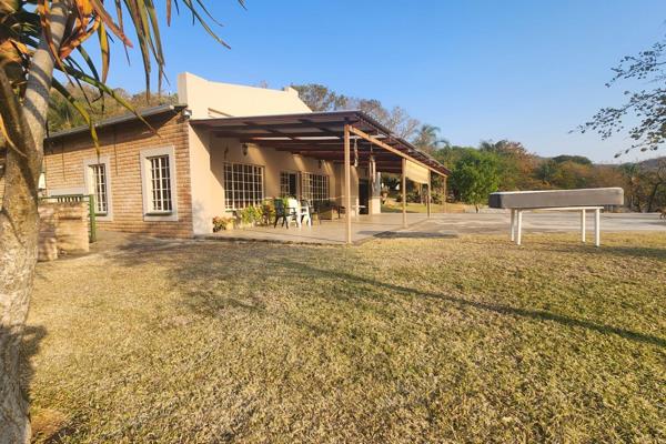 A nature lover’s dream, nestled in the serene Renosterkop Valley, just a few kilometers from Steiltes, this delightful 3-bedroom ...