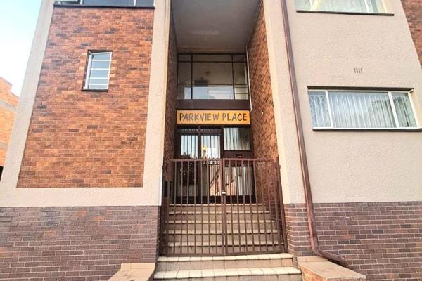 NEAT TWO BEDROOM UNIT | FIRST FLOOR | SECURE COMPLEX | BUILT-IN COMMUNAL BRAAI AND ENTERTAINMENT AREA 

Why to Buy?

- Two bedrooms ...