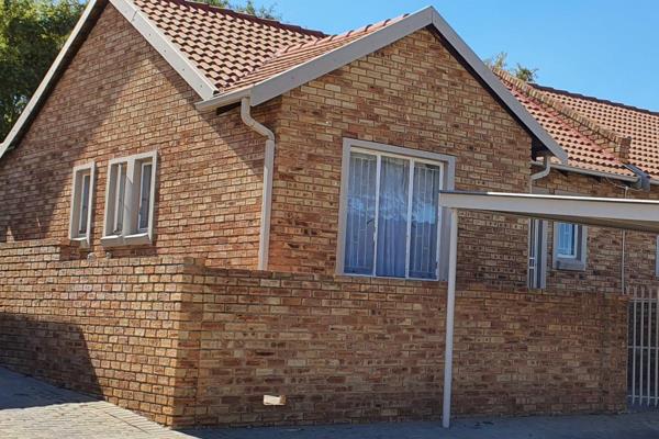 Cosmos View Home Available

Features:

2 bedrooms
2 bathrooms
Spacious kitchen
Comfortable lounge area
Covered braai area with ...