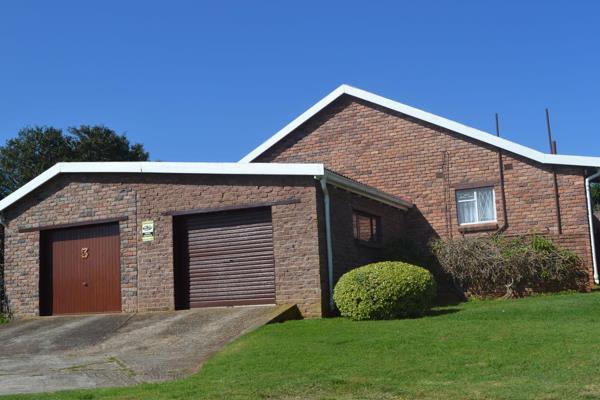 Well maintained, charming face brick home situated in a quiet Cul de sac in Merry Hill.
North facing open plan lounge and dining room ...