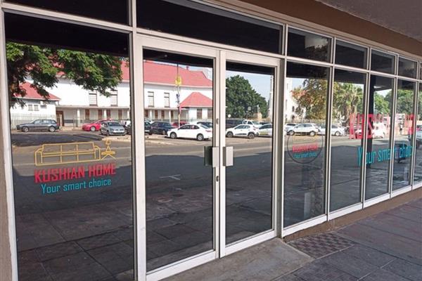 This street-front shop on a busy street in Rustenburg is perfect for a supermarket/hardware store.
With approximately 900sqm shop and ...