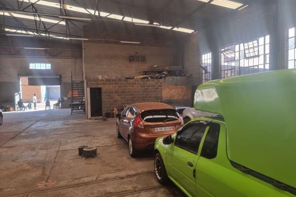 This prime workshop space measuring 500sqm is for sale in Benoni. The workshop is ...