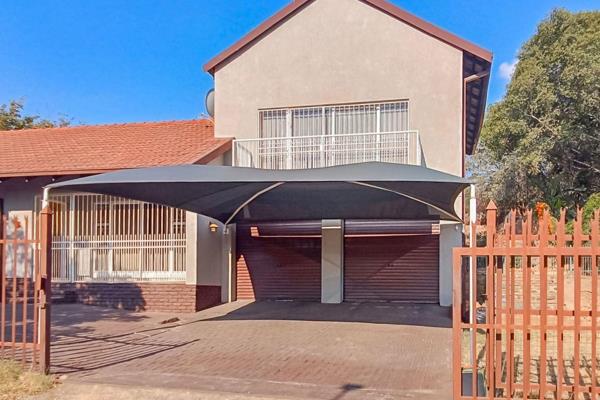 Welcome to your ideal family home in the suburb of Elandsrand. This charming freestanding property features 3 spacious bedrooms and 2 ...