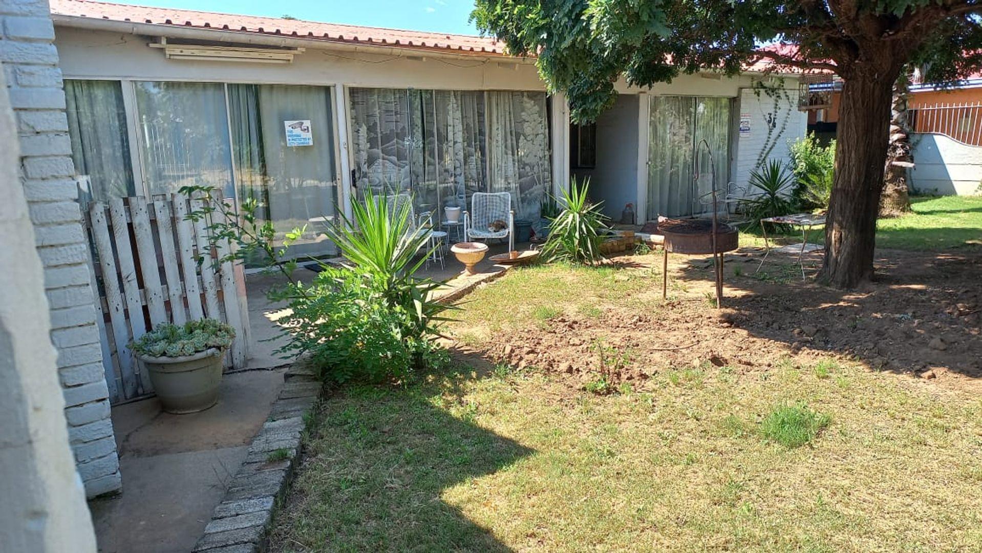 4 Bedroom House for sale in Odendaalsrus P24114529405