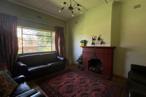 Spacious property offering 3 bedrooms,1.5 bathrooms, lounge with a fireplace, dining room, kitchen, enclosed veranda and undercover ...