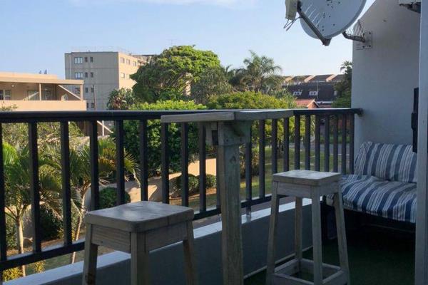 Centrally situated furnished apartment in sought-after Umhlanga Rocks
A mere 2-minute walk to the beach, restaurants, and shopping ...