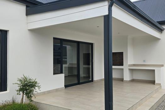 3 Bedroom House for sale in Kraaibosch