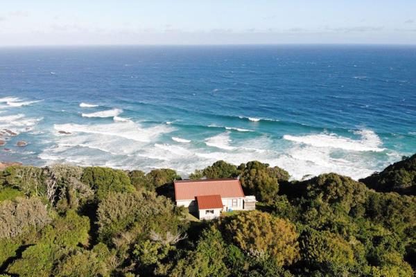 This extraordinary property opportunity is now available for discerning buyers. Located approximately 50km from Jeffreys Bay ...