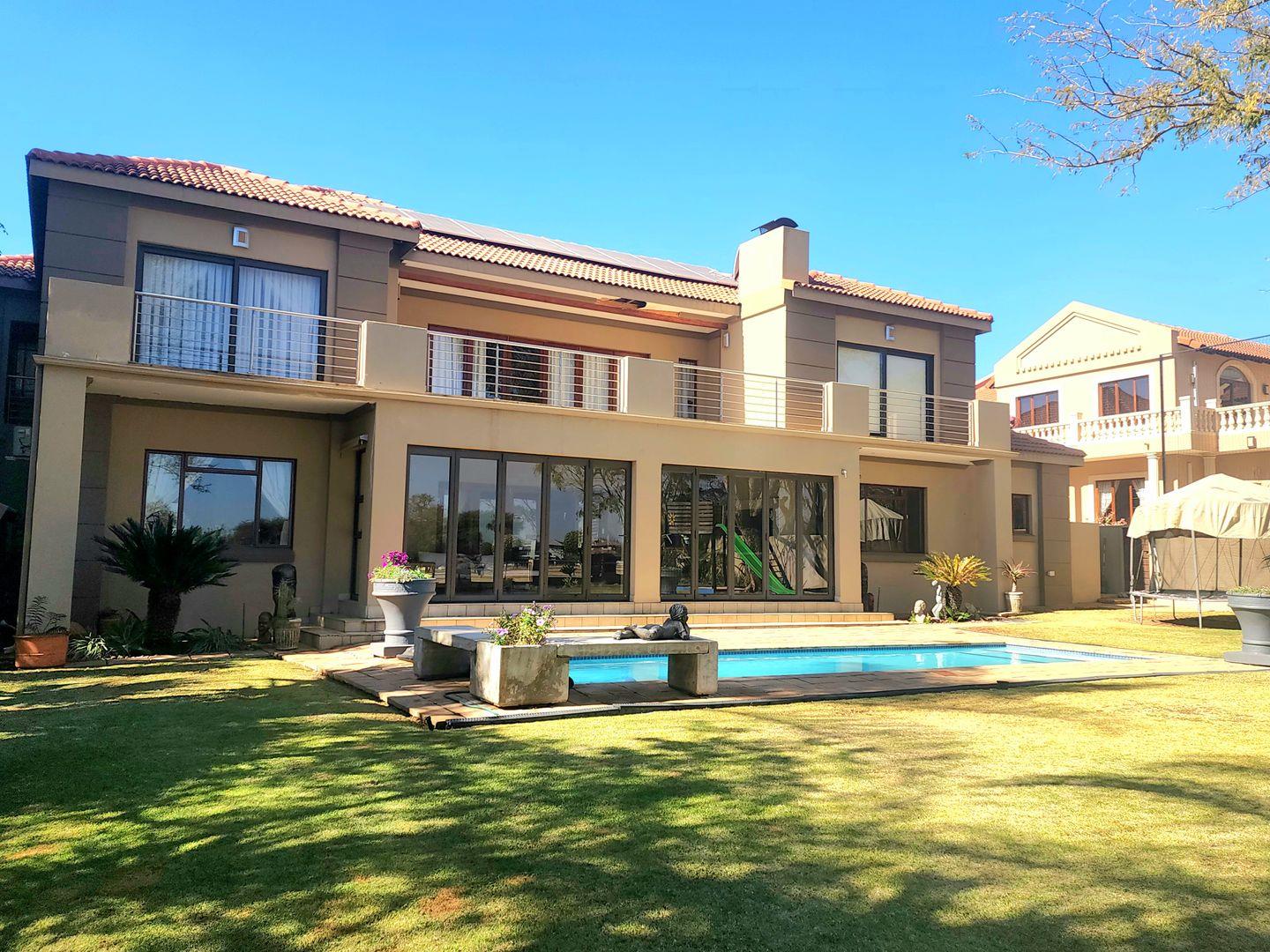 5 Bedroom House for sale in Pebble Rock Golf Village - P24-114676132