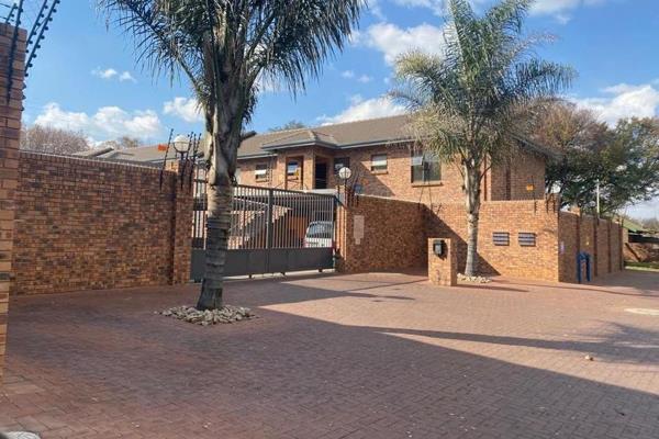 Modern Upstairs Townhouse in Cornerstone Villas Complex, Boksburg
Welcome to Cornerstone Villas, a brand-new development offering a ...