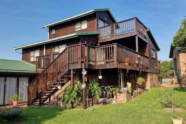 3 Bedrooms:  Main bedroom with sea view, sliding door and deck with sea view,  bathroom (shower, basin and toilet) and cupboards.  ...