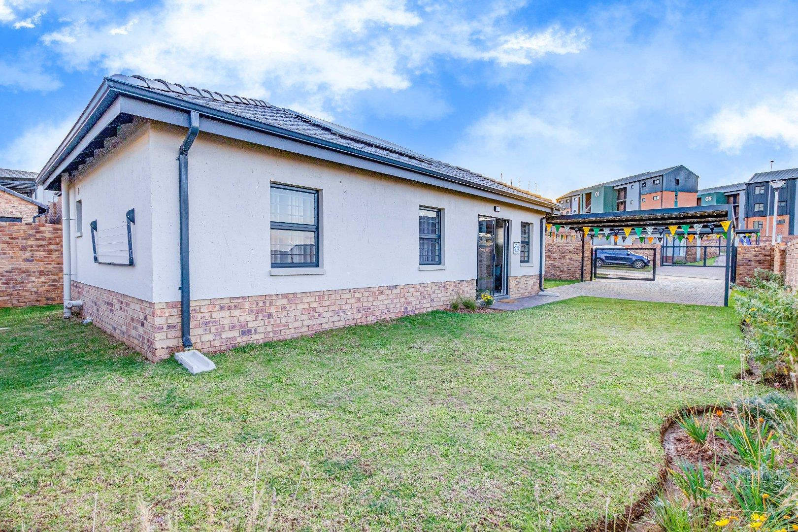 3 Bedroom House for sale in Lion Pride P24114676859