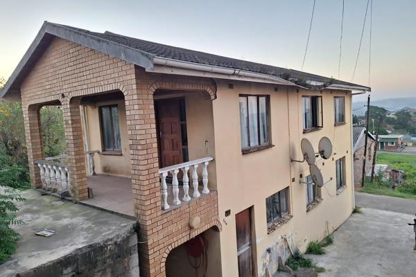 The lively town of Clermont, Kwadabeka presents this immensely beautiful family home that is multi versatile,

The home offers a ...