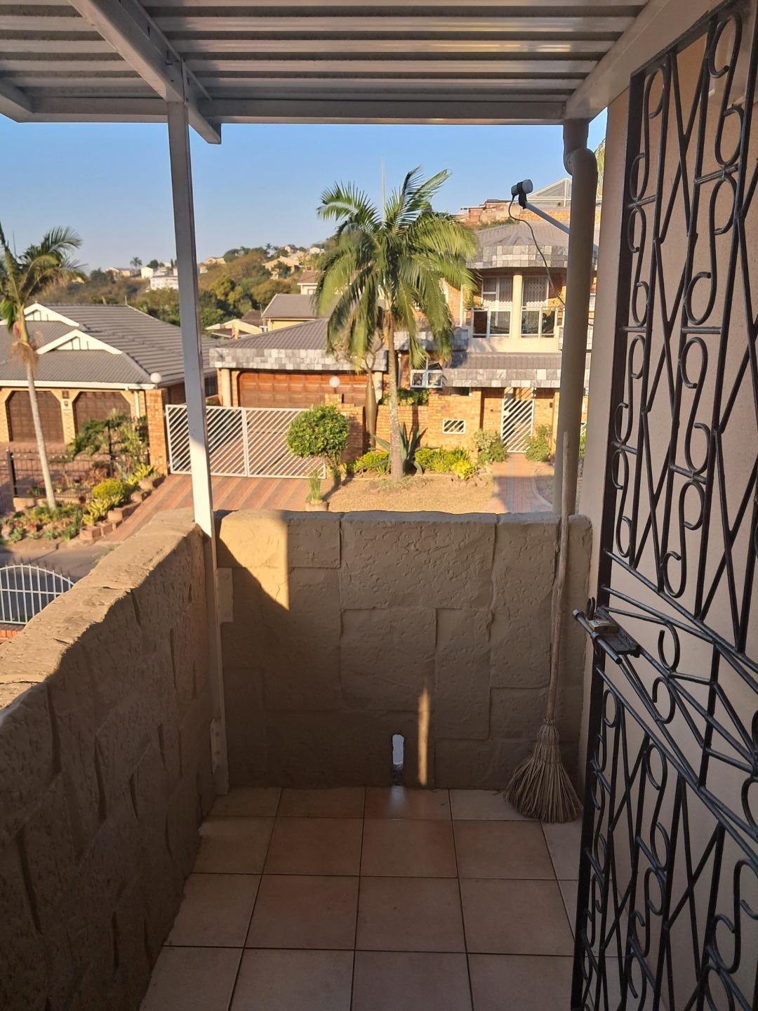 Apartments / flats to rent in Chatsworth Chatsworth Property