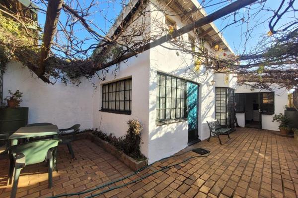 Cozy Bachelor Garden Flat in Secure Area of Randfontein
Monthly Rent: R4,000
Features:
•	1 Bedroom: Ideal for an individual seeking a ...