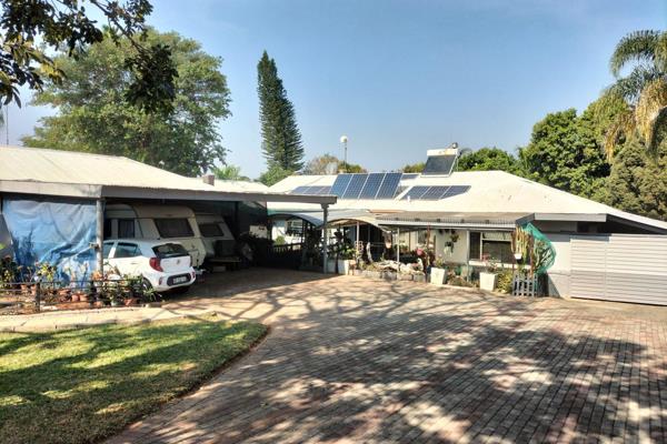 4 Bedroom house in Tzaneen, plus 1 x 1 bedroom flat and 1 x 2 bedroom flat.

This spacious property is perfect for home renovators and ...