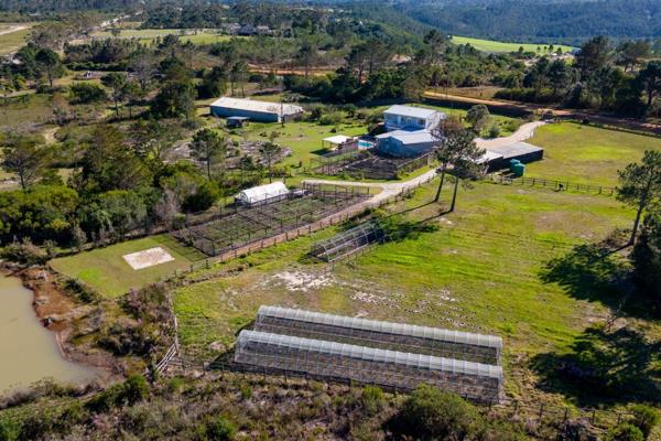 NO TRANSFER DUTY 
Discover the perfect blend of rural tranquillity and modern convenience in this smallholding property located in the ...