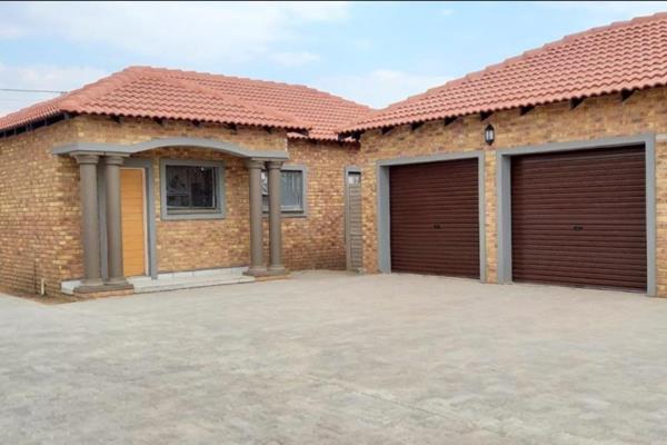 These units are luxury at it&#39;s best for an affordable price!
Located in Riversdale in a quiet street, you can get the 2 units that ...