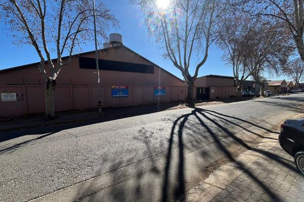 This spacious industrial facility measures 2,037.3sqm available for rental at R39.27m2 ...