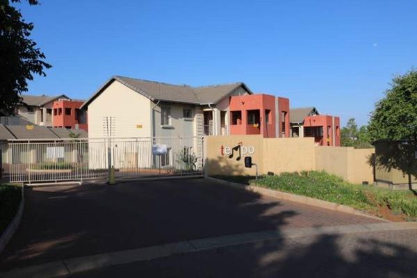 Stunning 2 Bedroom, 2 Bathrooms Apartment For Sale in Sagewood, Midrand, Tempo Complex
This Apartment  offers the followingr:
- 2 ...