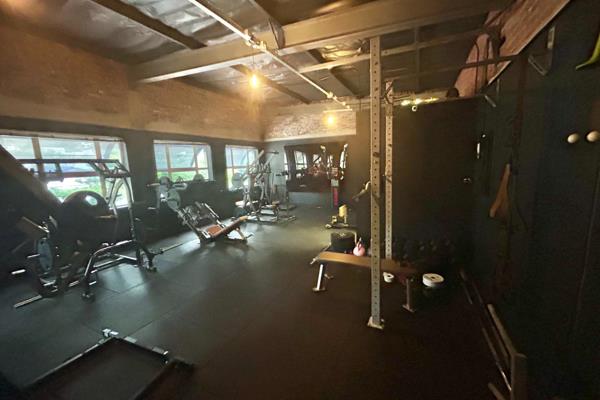 Fabulous spacious area to have as a gym ( currently used as a gym ) or office or ...