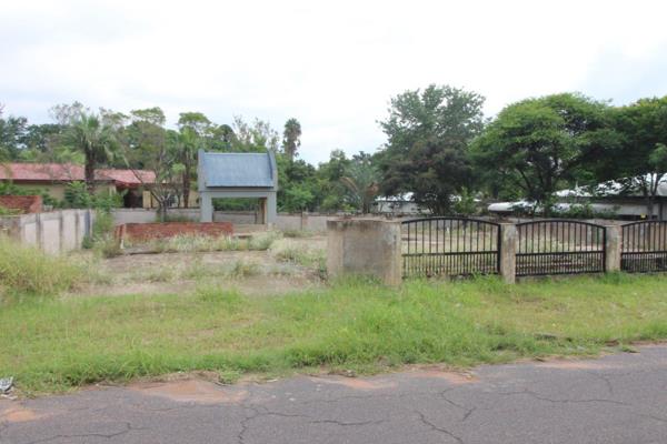 Stand available for sale!

Two stands next to each other both 500m&#178;  for R380000 each, has water, electricity and house plans. ...