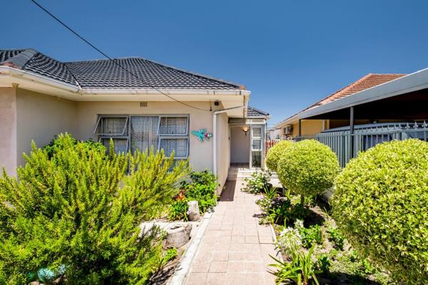 Welcome to this classic 3 bedroom house located in Glenlily.
Exclusive Sole Mandate
This ...