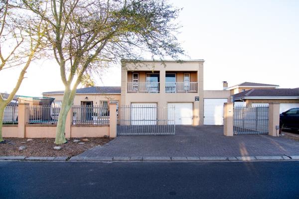 6 Bedroom Double Storey Smart Home

All bedrooms are fitted with built in cupboards, 3 ...