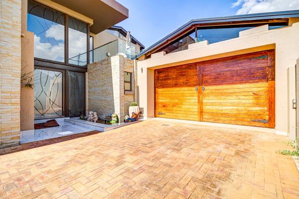 - This upmarket property resides withIn a golf estate in Kempton Park. The grand entrance double volume with a crystal chandelier The ...