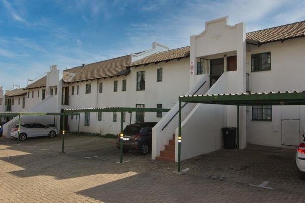 Just listed in the highly desirable and well-managed Oude Kaap complex, this charming apartment is situated in a quiet section ...