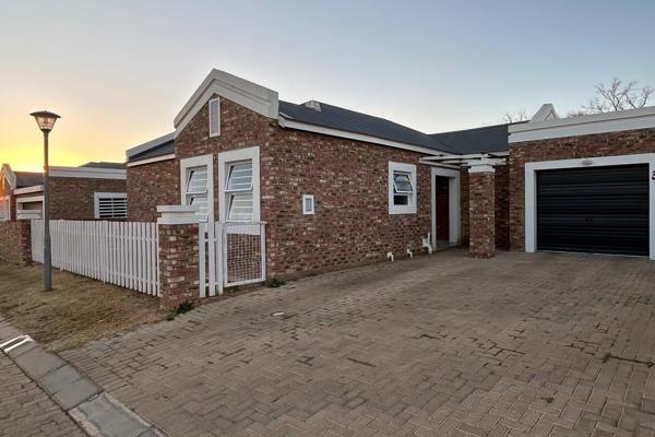 Modern built accommodation, perfect for young couples or students. Close to Potch dam. ...