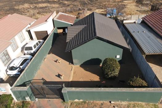 3 Bedroom House for sale in Naturena