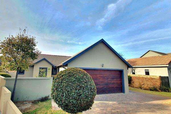 This home is giving you an:
Open plan kitchen with a stylish workable kitchen island that you can slide chairs 
lounge sitting ...