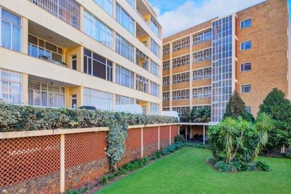 Lock-up-and-go Living in Killarney.

Open-plan Lounge, Dining room and Kitchen.
2 Bedrooms, 2 Bathrooms and Large Balcony Area.
Parking ...