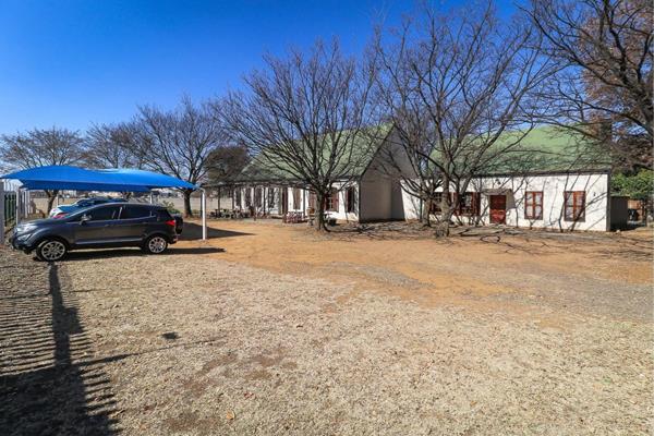 Prime Commercial Property Opportunity in Springs
Discover an unparalleled opportunity in the heart of Springs, strategically positioned ...