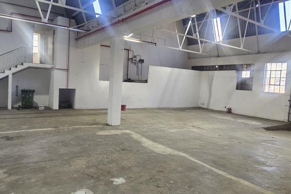 Prime positioned warehouse with roller door truck access

2000 square meter factory to rent in Congella. Prominent, highly visible ...