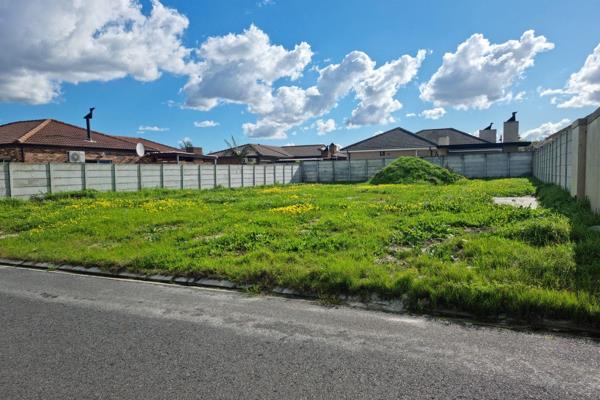 This vacand land is close to main routes, walk to Curro Private School, Checkers Boulevard, and amenities. 

Don&#39;t delay call ...