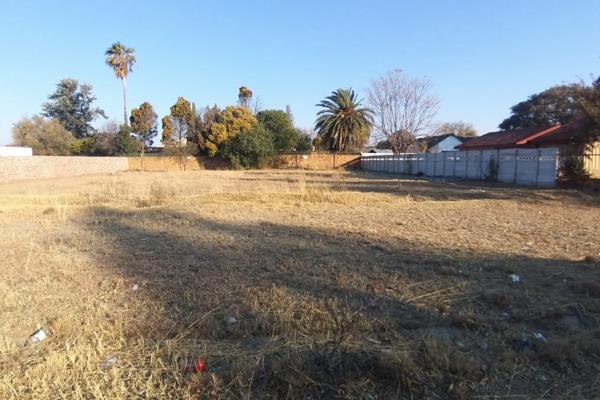 Embrace the opportunity to build your dream on this expansive vacant land in the heart of Odendaalsrus. 

Perfectly positioned for ...