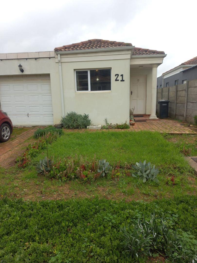 Paarl East Property Houses for sale in Paarl East