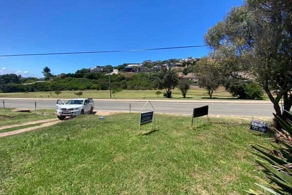 EXCLUSIVE SOLE MANDATE

Discover the perfect opportunity to build your dream home on an open stand in Great Brak River. 
This prime ...