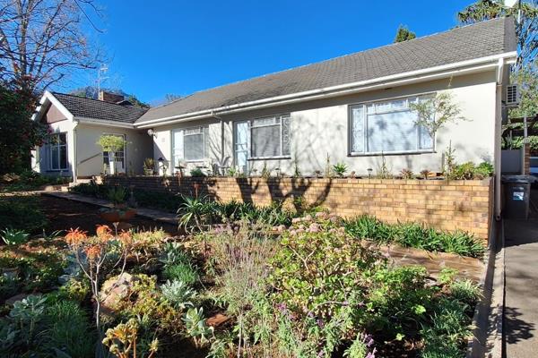 Garden Cottage - Dalsig - R12000.00 PER MONTH

Note only Male applicants 

Move-in ready and hassle-free! This neat fully furnished ...