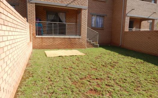 2 Bedroom Townhouse for sale in Mooikloof Ridge